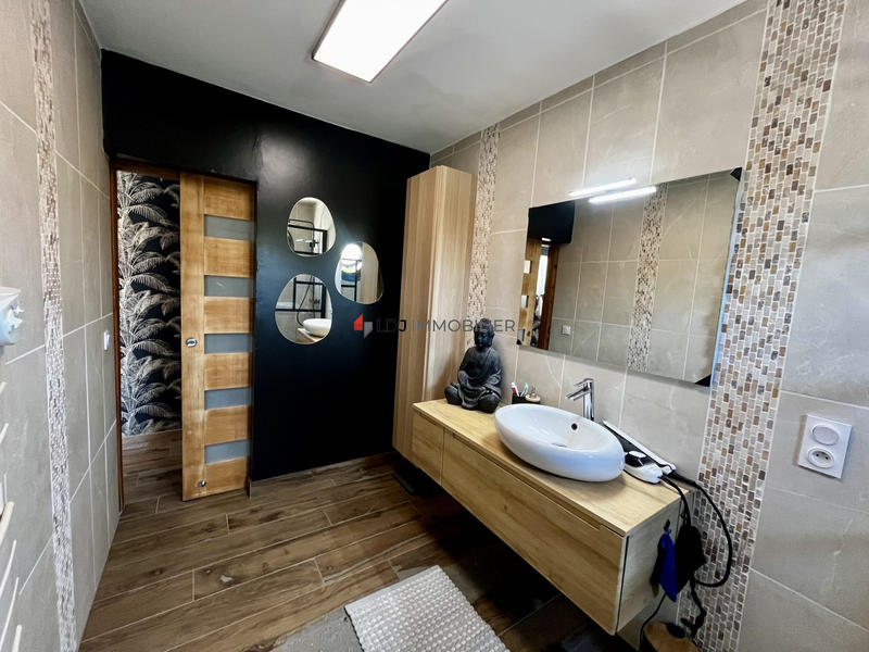 Maison - 210 m² - 5 pièces