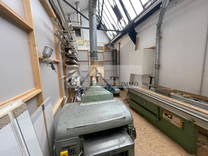 Entrepôt - 610 m²