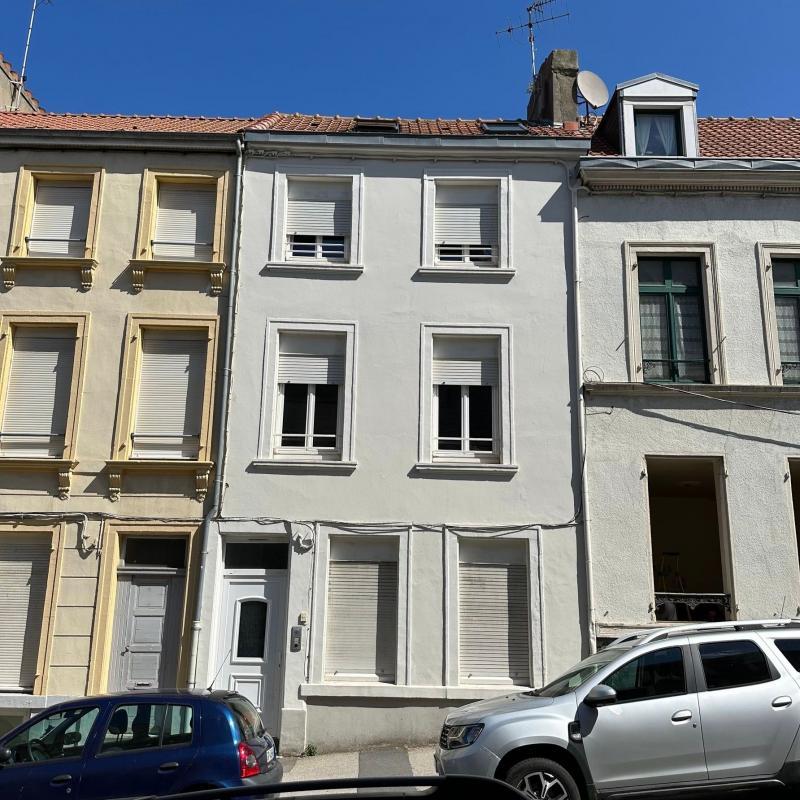 Immeuble - 90 m² - 3 pièces