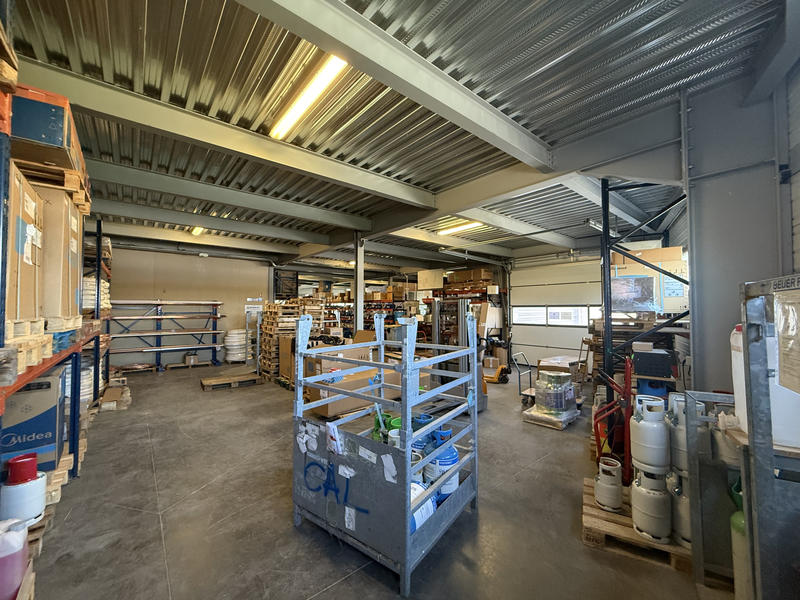 Local d'activités - 376 m²