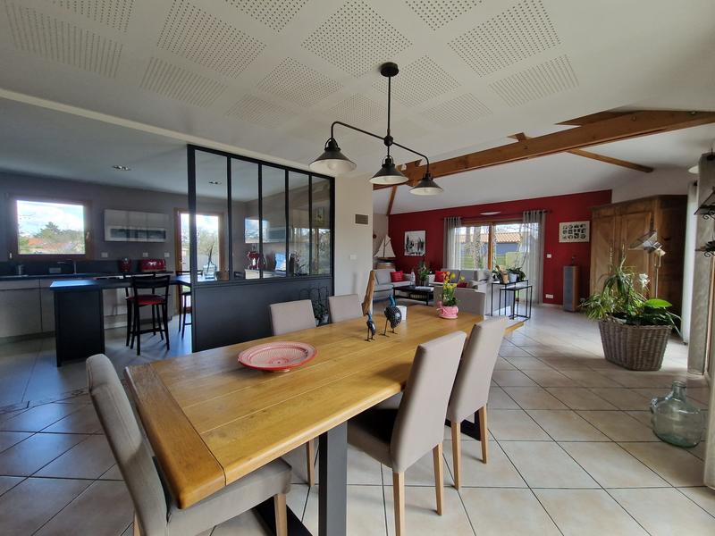 Maison contemporaine - 202 m² - 7 pièces