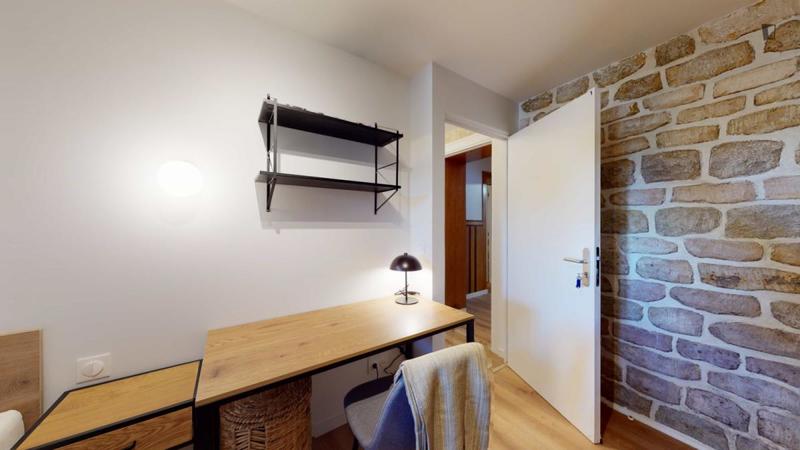 Chambre - 11 m² - 19 pièces