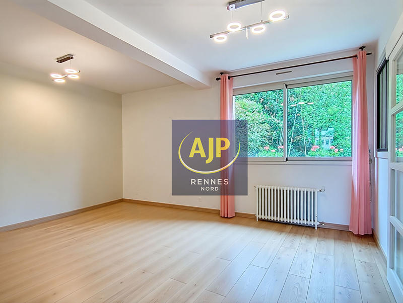 Immeuble - 240 m² - 10 pièces