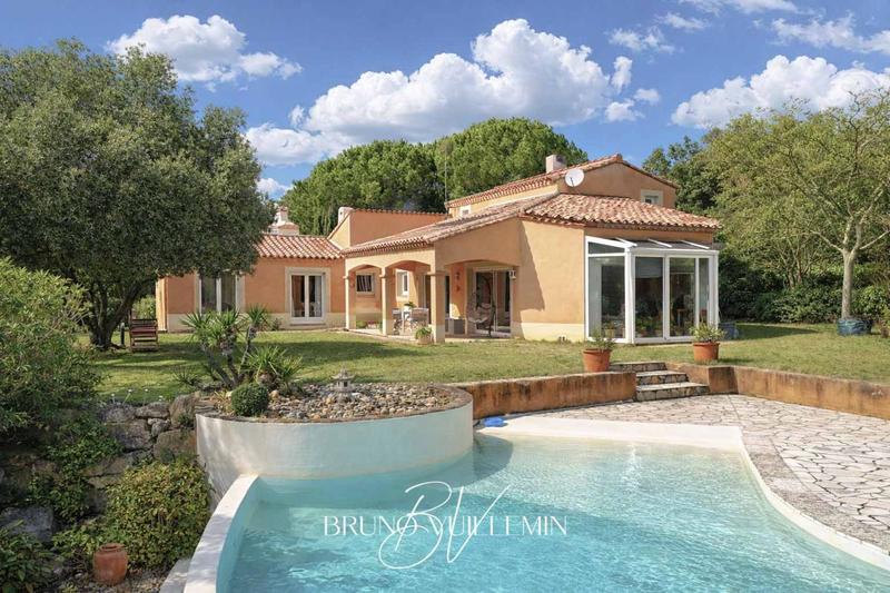 Villa - 186 m² - 6 pièces