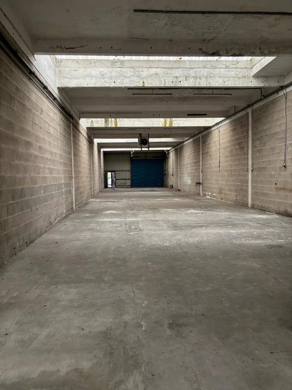 Entrepôt - 416 m²