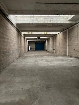 Entrepôt - 416 m²