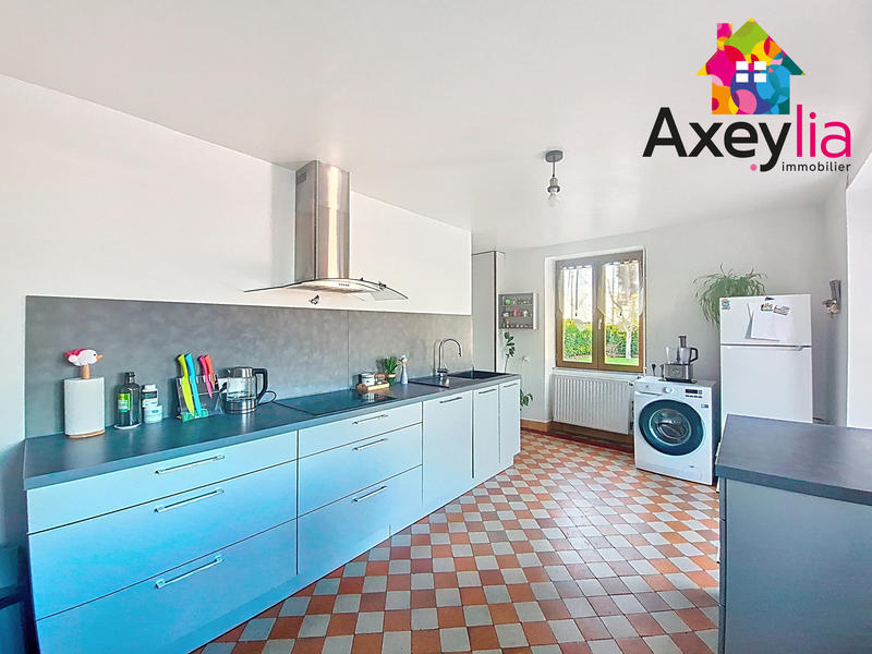 Maison - 143 m² - 8 pièces