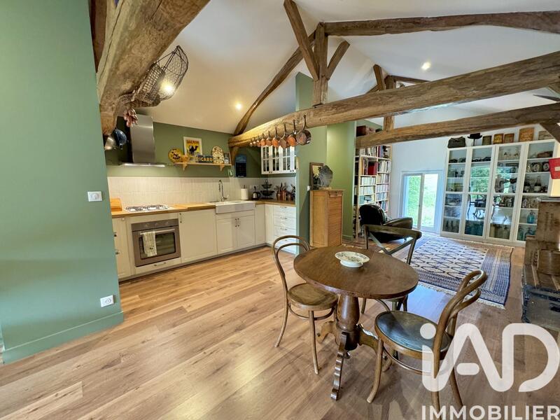 Maison - 399 m² - 14 pièces