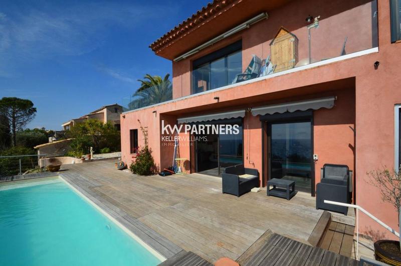 Propriété - 215 m² - 7 pièces