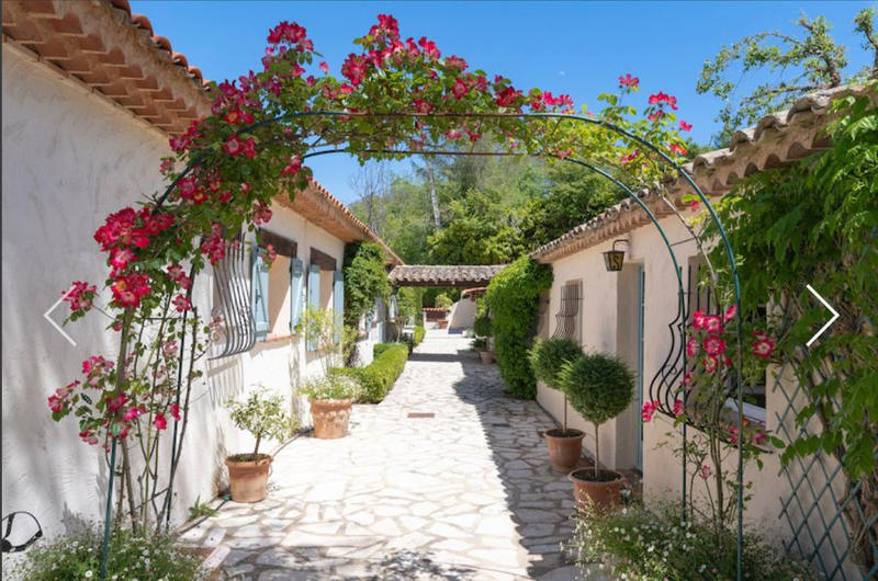 Villa - 260 m² - 8 pièces