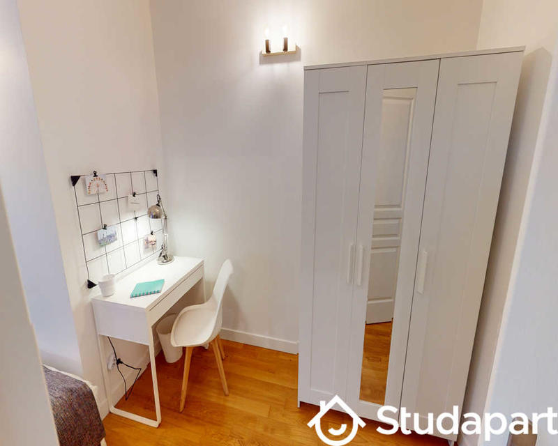 Chambre - 150 m² - 1 pièce