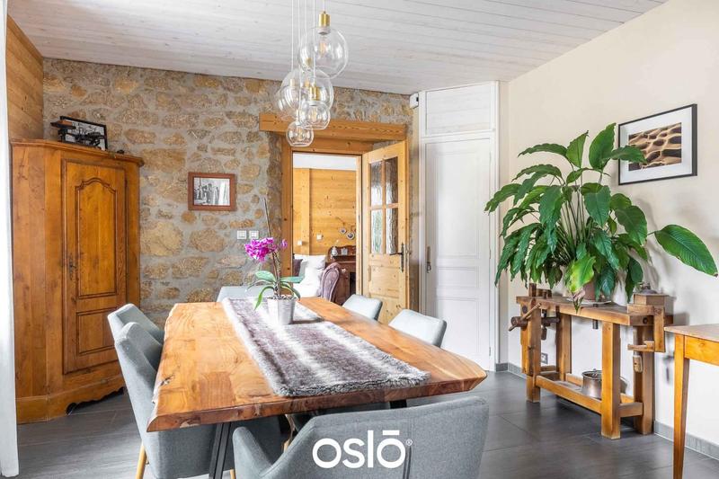 Maison - 282 m² - 12 pièces