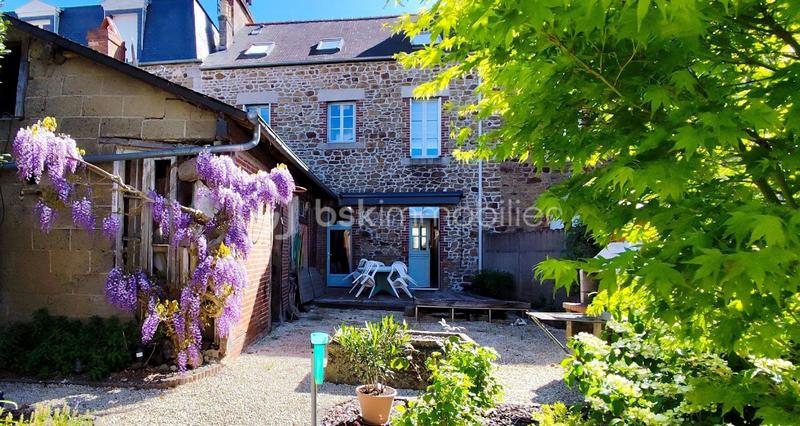 Maison - 181 m² - 8 pièces