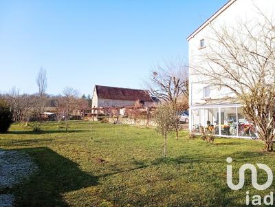 Maison - 210 m² - 8 pièces