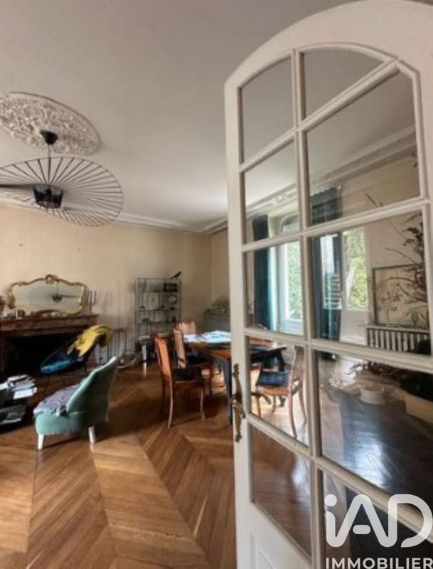 Maison - 240 m² - 5 pièces