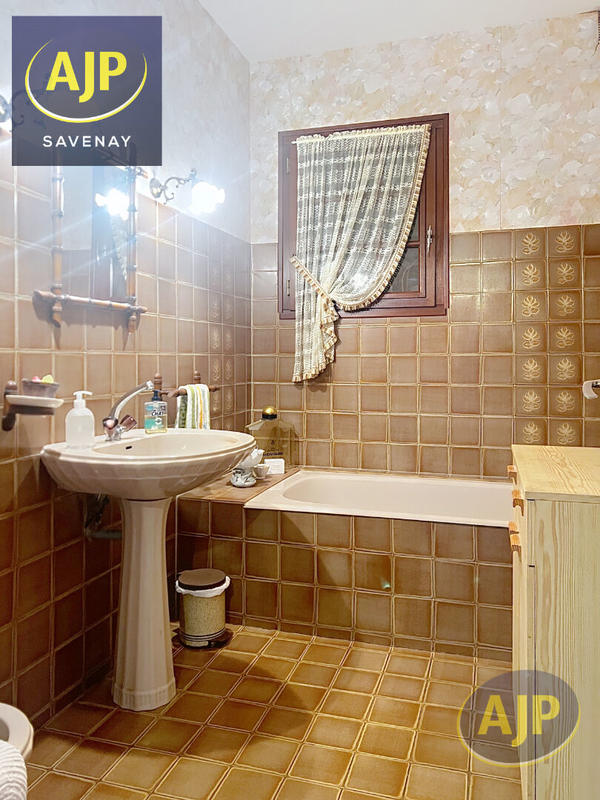 Maison - 143 m² - 6 pièces