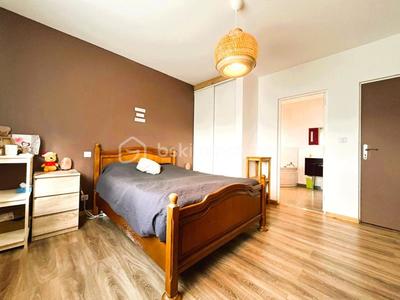 Maison - 137 m² - 6 pièces