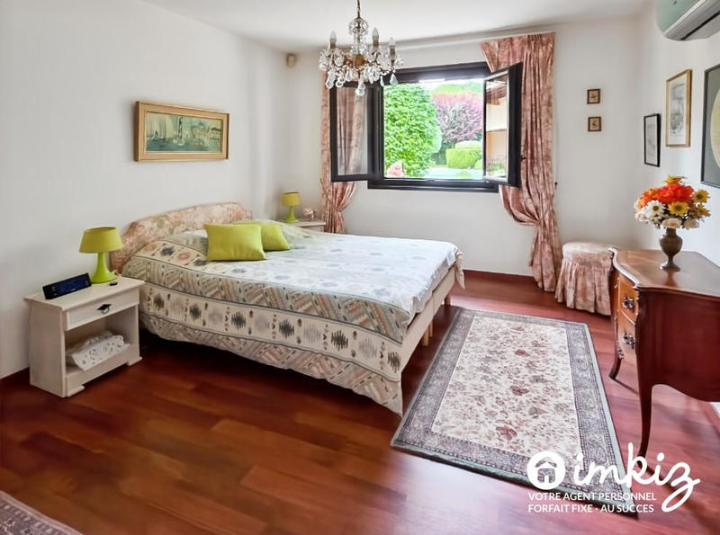 Maison - 206 m² - 7 pièces