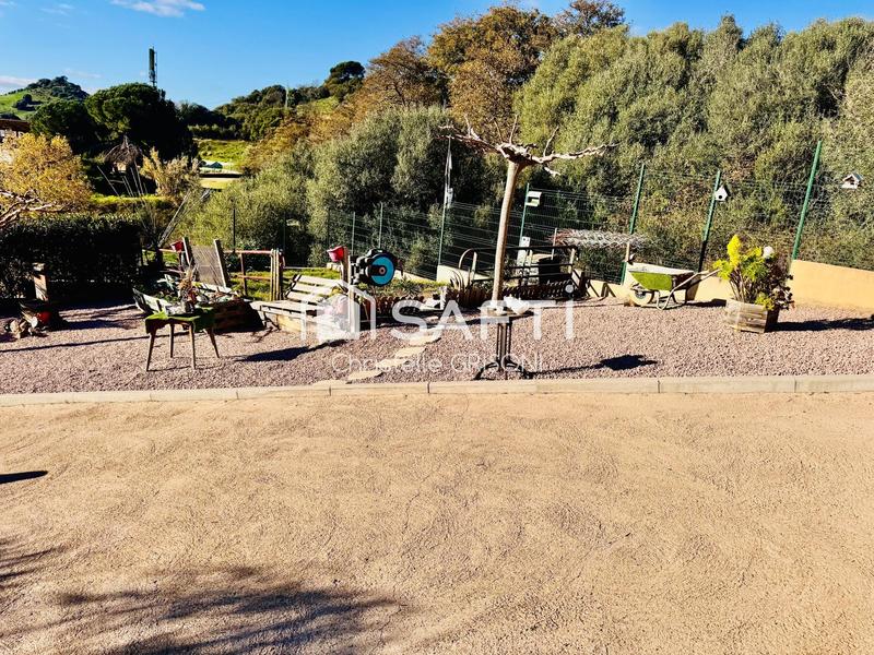 Maison - 220 m² - 5 pièces