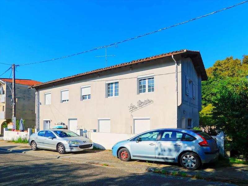 Appartement - 195 m² - 9 pièces