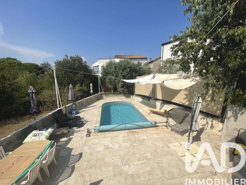 Maison - 213 m² - 8 pièces