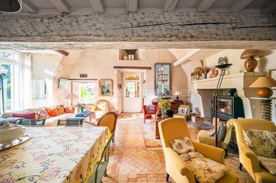 Maison - 303 m² - 10 pièces