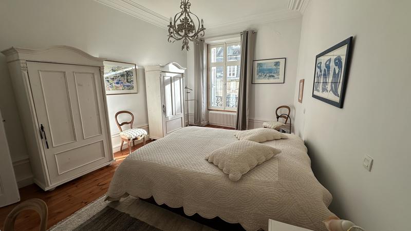 Appartement - 153 m² - 6 pièces