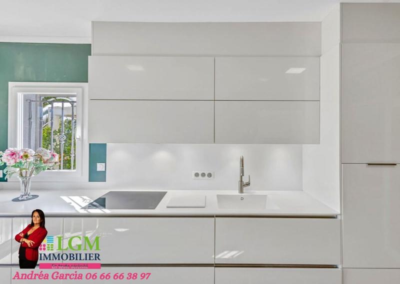 Villa - 230 m² - 6 pièces