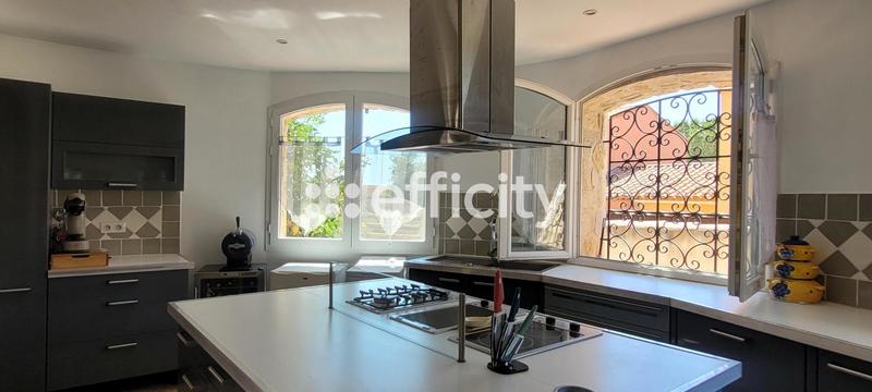 Maison - 185 m² - 6 pièces