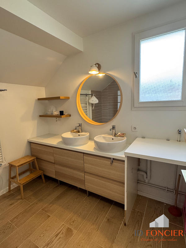 Maison - 97 m² - 5 pièces