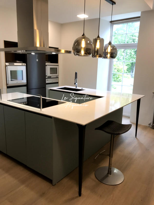 Propriété - 300 m² - 8 pièces