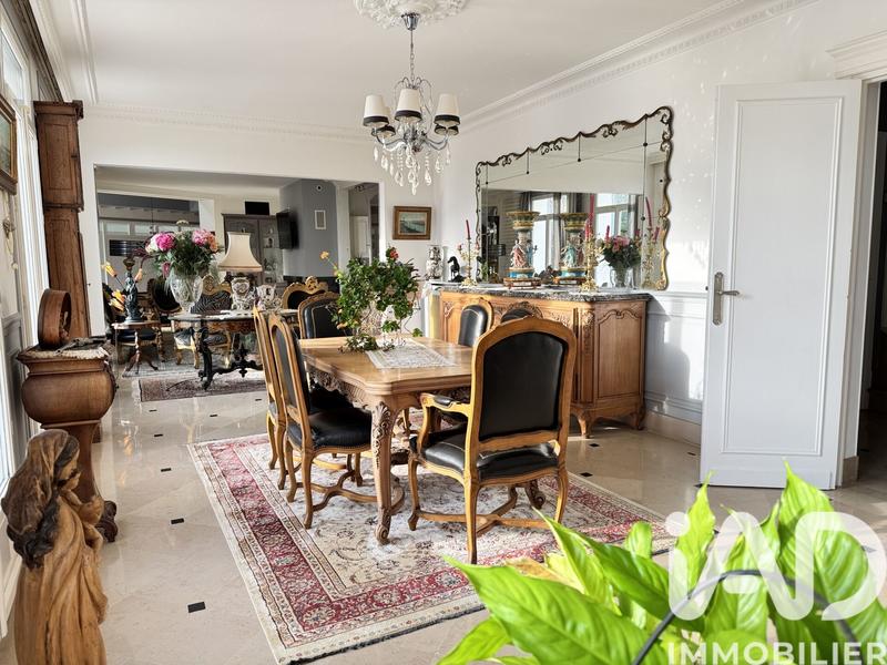 Maison - 400 m² - 10 pièces