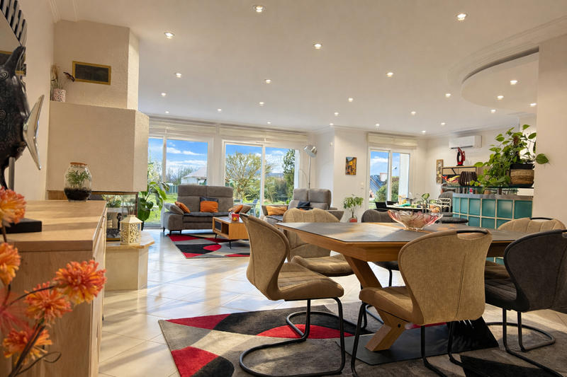 Maison - 177 m² - 6 pièces