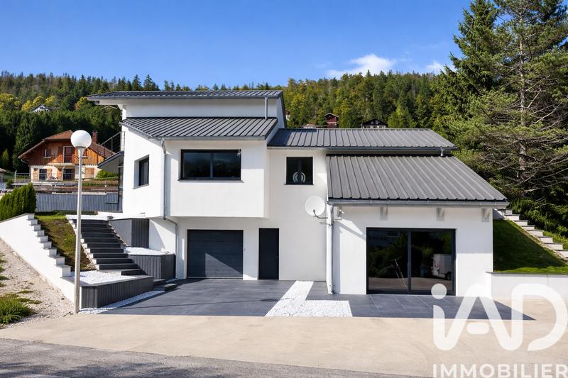 Maison - 186 m² - 7 pièces