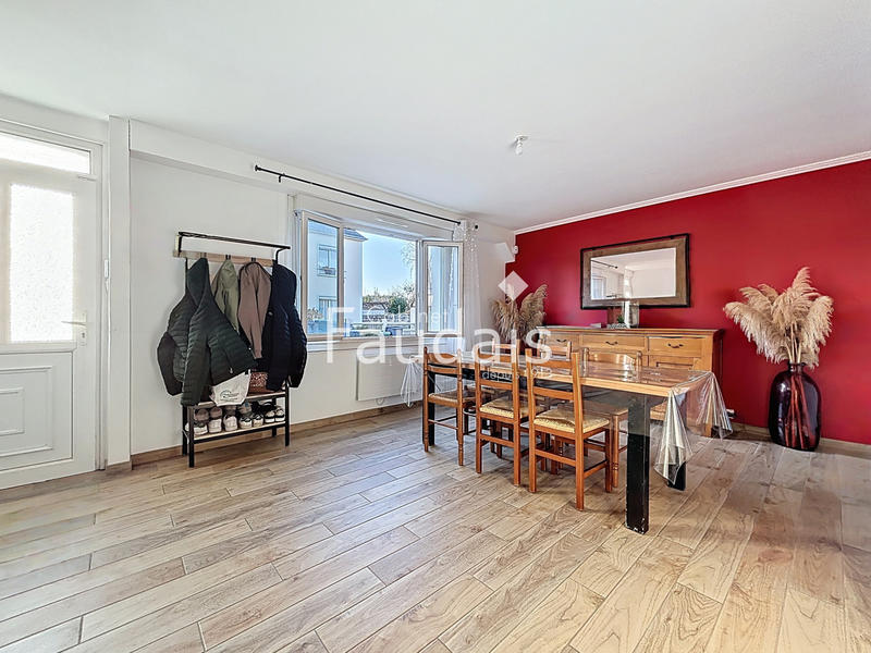 Maison - 102 m² - 6 pièces