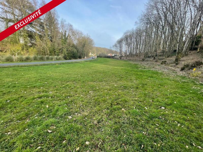 Terrain constructible - 1 363 m²