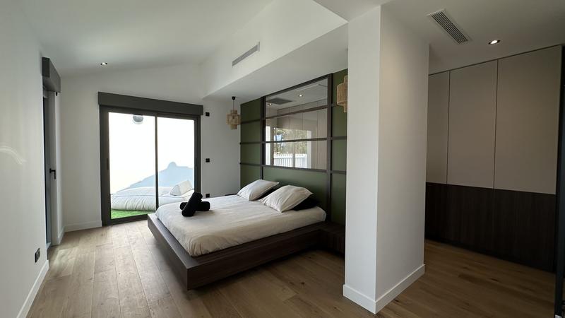 Maison d'architecte - 300 m² - 8 pièces