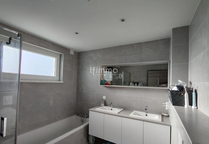 Maison - 102 m² - 5 pièces