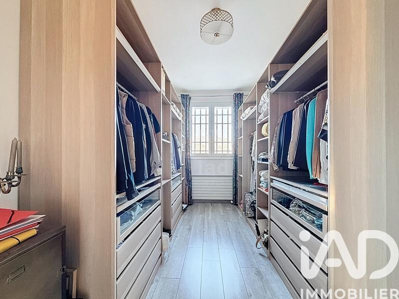 Maison - 251 m² - 7 pièces