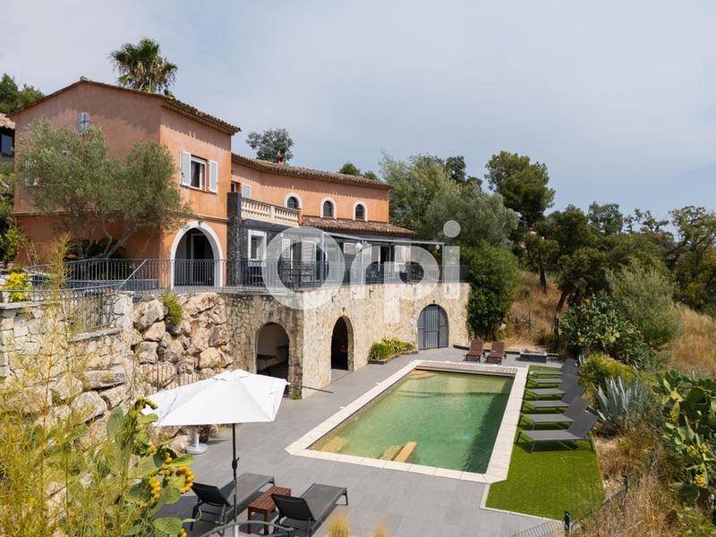 Maison - 226 m² - 6 pièces