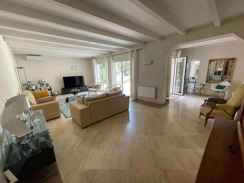 Maison - 250 m² - 7 pièces