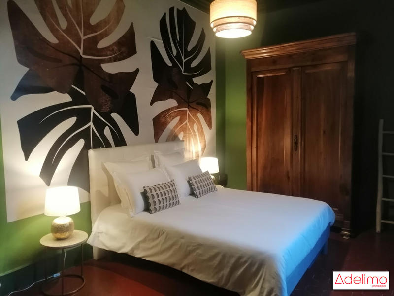 Maison - 408 m² - 12 pièces