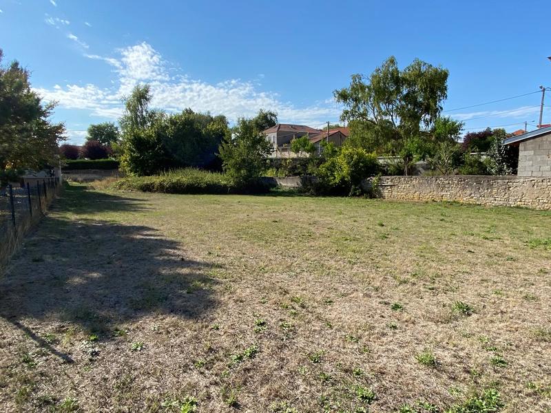 Terrain constructible - 943 m²