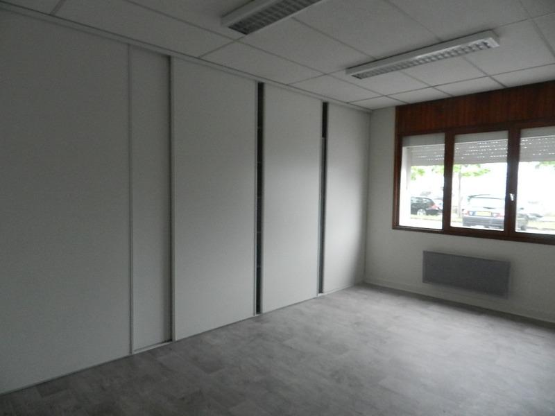 Bureau - 80 m² - 4 pièces