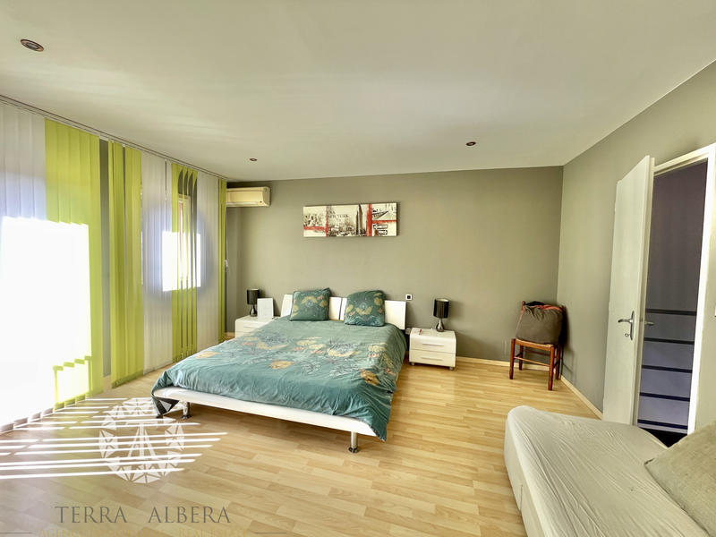 Villa - 190 m² - 5 pièces