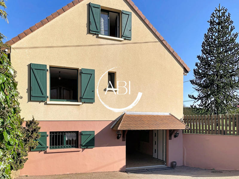 Maison traditionnelle - 115 m² - 5 pièces