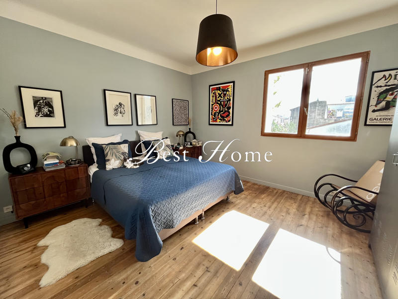 Maison - 230 m² - 9 pièces