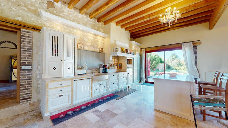 Maison - 280 m² - 7 pièces