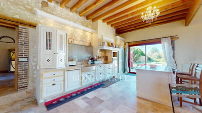 Maison - 280 m² - 7 pièces