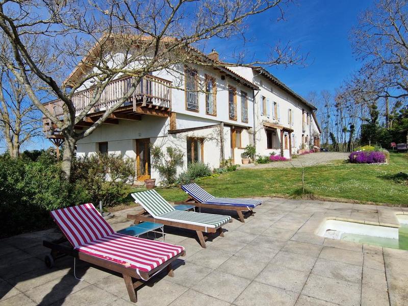 Propriété - 391 m² - 11 pièces